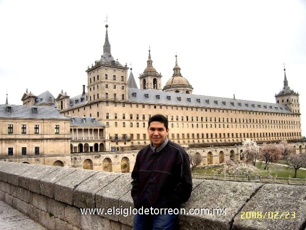 Miguel Angel Vera Urista en El Monasterio de El Escorial singular arquitectur renacentista de España. Situado en San Lorenzo de El Escorial en la Comunidad de Madrid. Febrero 23, 2008.