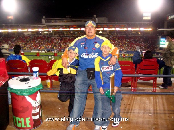 En dallas en el juego America vs. Toluca en el interliga 2008. Me llamo Charlie y radico Texas originario de Gomez Palacio de la colonia el Dorado