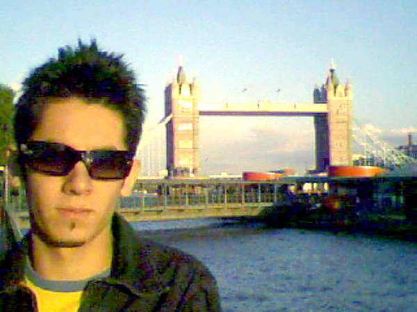 Jonathan Wong Tower Bridge, London U.k octubre 2007