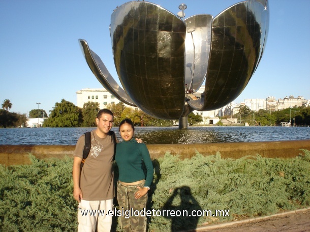 Claudia y Aquiles González Facultad de Derecho en Buenos Aires, Arg. Mayo 2008.