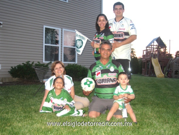 Domingo final del Santos Laguna, festejando en Indianapolis, familia Casas.