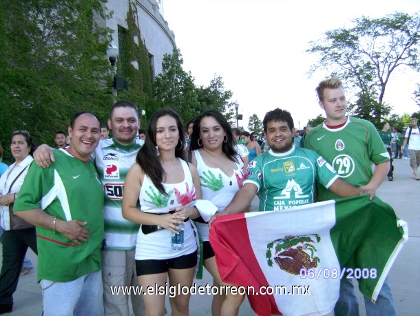 oscar chavez en el estadio soldier field de chicago illinois