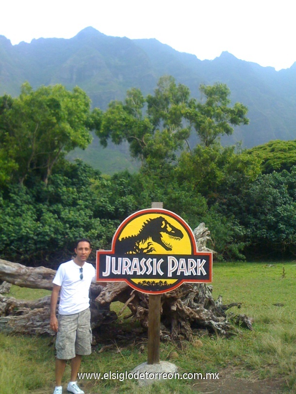 Sergio Arellano Esta es otra fotografia en Honolulu, Hawaii donde hicieron varias peliculas famosas entre ellas la de Jurassic park, fecha de la foto abril del 2008