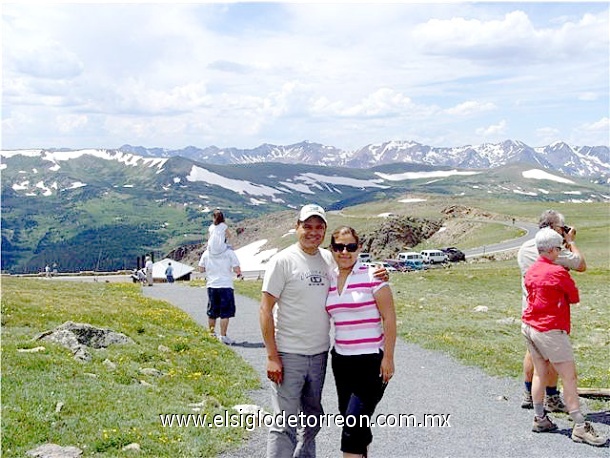 Paloma Hurtado y José Luis Sánchez en un paseo por Alpine, Colorado.