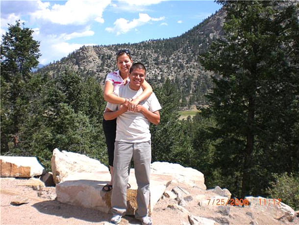 Paloma y José Luis, disfrutando de su Luna de Miel en Estes Park, Colorado.