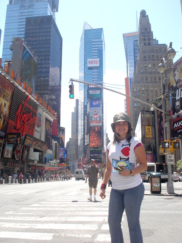 Judith Elizabeth Olvera Gutiérrez en la 7th avenida en New York City el 03 de Agosto 2008.