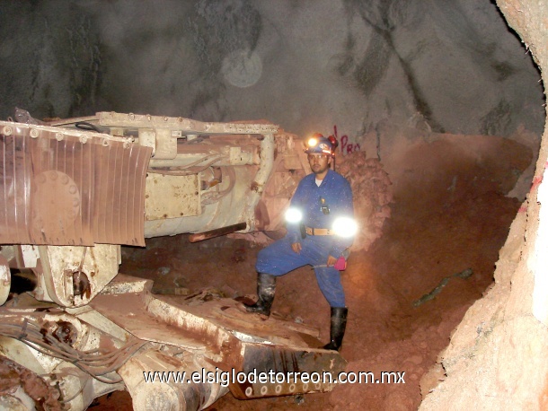 Julio Vladimir Castañeda García 300 metros bajo tierra. Sonora, México.