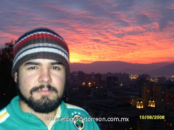 Fernando Rangel en el cerro de Santa Lucia en Santiago, Chile. El 10 de Agosto del 2008.