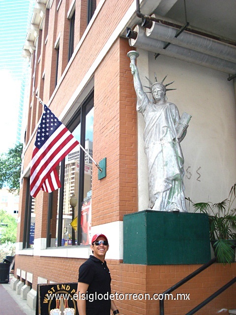 Gustavo Favela Ramirez, Nueva York.