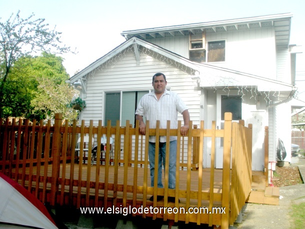 Jesús Martell  en la casa de su hermana, Tacoma, Wa. 18 Abril.