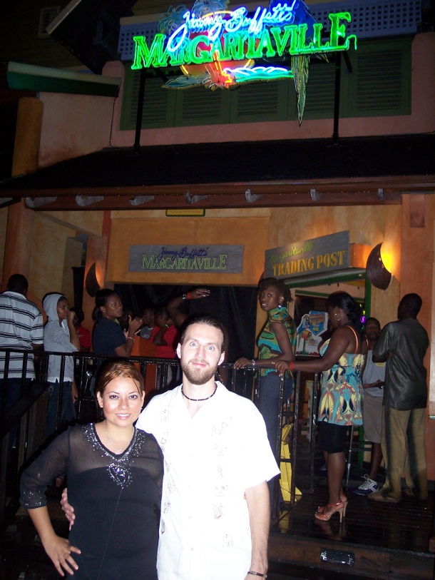 Paola Limones Strickland y W. Ryan Strickland en Margarita Ville, en Ocho Rios, Jamaica.