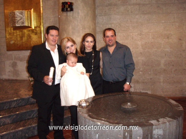 Bautizo de Maria Jose Borbolla Garza en la ciudad de Queretaro, Qro. ella es hija de los Laguneros Lic. Eloy Borbolla y Lic. Fabiola de Borbolla , sus padrinos son Arlina G. de cornu y Lic. Hugo Cornu