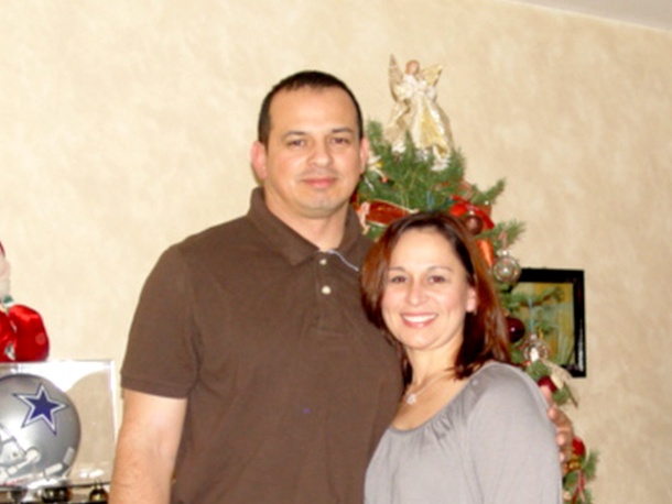 Lucy y Rodolfo Rodriguez celebrando navidad en Santa Ana, CA.