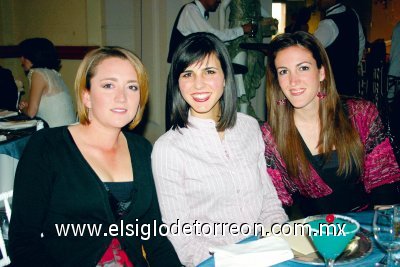 Alma Villalobos Mora, Zaida Faccuseh de Ruenes y Valeria Muñoz Valdés.