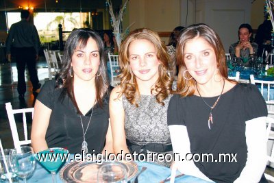 Marcela Martínez Jaidar, Velia Martínez de Yarza y Gaby Zarra de Tricio.