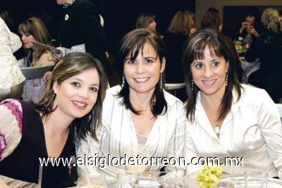 Norma H. de González, Marcela G. de González y Pilar G. de Marroquín.