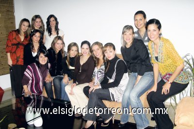 Any García de Gilio, Sandra Cabrera de Bitar, Susy Estrada, Gaby Villarreal de González, Bárbara Luévanos de Nahle, Leslie Hernández de Rocha, Ale Castañeda de Albéniz, Gaby Robles de Garza, Marala Sánchez de Garza-Tijerina, Cynthia Saucedo de Herrera, Ana Elisa Lastra de Robles, Amy Reyes de Gómez y Alma Cantú de Velázquez.