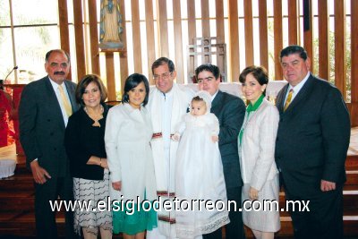 José Luis Sarmiento Rea, Luz María Rodríguez Galindo, Sofía Sarmiento de Niño de Rivera, Carlos Niño de Rivera Salazar, Carlos Niño de Rivera Sarmiento, Adriana Salazar Roíz y Carlos Niño de Rivera Gallegos.