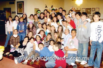 Cumple 11 años
Maggie Estrada Fahur junto a todos sus invitados.