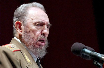 Fidel Castro envió a decenas de miles de técnicos sanitarios, educadores y deportistas para trabajar en zonas marginales de América Latina en el marco de estos nuevos procesos de cooperación.