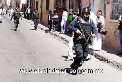 Los agentes investigadores continúan las indagatorias, sin conocerse hasta el momento el móvil de las ejecuciones ni la identidad de los agresores.