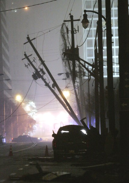 Varios miles de personas permanecen sin electricidad a causa del mal tiempo, según las autoridades.