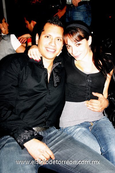 Mauricio González y Natalie Garza.