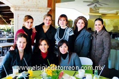 Sabina Rubio, Ana Cristina de Murillo, Lilia Sánchez de Mortera, Mary de Ramos, Lucila Hernández, Claudia Mendiola de González, Eliza Yánez y Paola de Reyes.