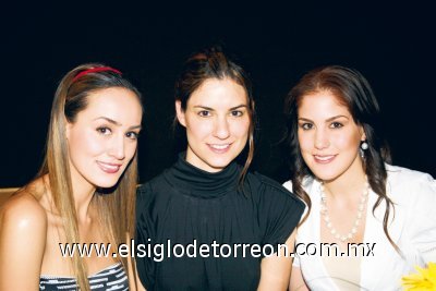 Claudia Flores, Rosé Murra y Gaby Díaz de León de Obeso.