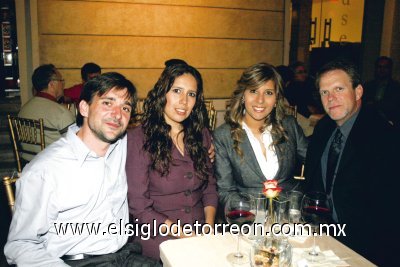 Crepaldi Stefano, Mayra Aguilar, Jackie y Rick Campbell.