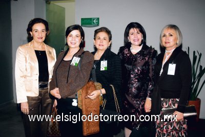 RECORRIDO SOCIAL
Gran exposición
Alma Rosa de Campos, Martha A. de Pérez, Lupita M. de Díaz de León, Katy A. de Madero y Lucía M. de Santibáñez.