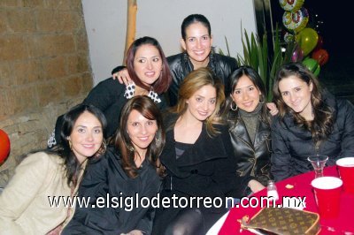 Maricarmen Rodríguez, Fara Galván, Andrea Valencia, Claudia Estrada, Dora Valdéz, Mónica Borbolla e Iliana Garza-Tijerina.