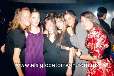 Luisa, Paulina, Andrea, Eva, Ale y Valeria.