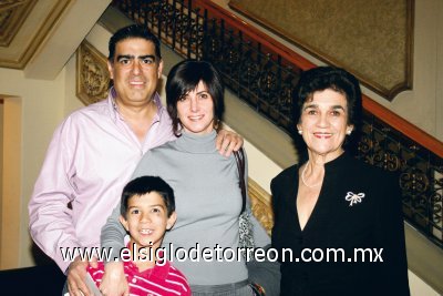 Antonio Anaya Finck, Antonio Anaya Calleja, Laura Calleja de Anaya y Marilú Finck de Anaya.