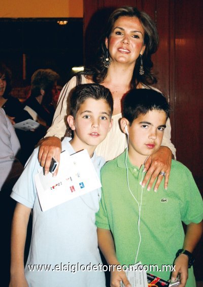 Baile y danza de España
Ana Laura de De la Garza, Sergio y Rodrigo de la Garza Lamberta.