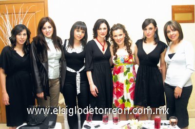 Elena Siller, Celina Barrientos, Marcela Lavín, Alejandra Aguilar, Arlette Maycotte, Raquel Lavín y Maricarmen Martínez.