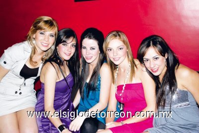 Mónica Cárdenas, Victoria Gutiérrez, Yosy Landeros, Liz Hamdan e Izar Giacomán