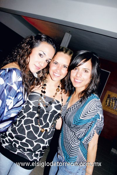 Mariel Aguilar, Tena Dingler y Myriam Gurrola.