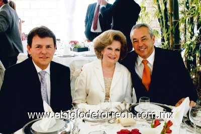 Carlos González, Conchita de Borrego y José Othón Borrego.