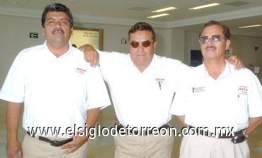 03042008
Lorenzo Barrientos, Fidel Ortiz y Gregorio Luévanos viajaron a la Ciudad de México.