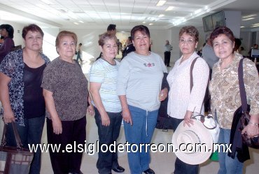 04042008
Ana María, Amalia, Elena, María de la Luz, Soledad y Rosa María García, viajaron a la ciudad de Tijuana, Baja California.