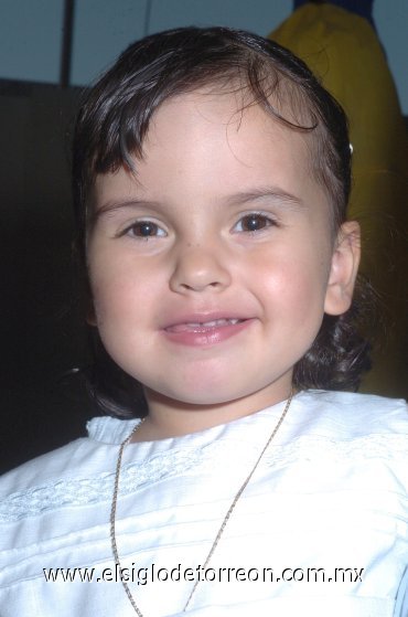 10042008
Con una merienda, la pequeña Leonie Bollbuck celebró que recibió su Primer Sacramento.