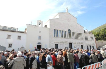 Después de la ordenación sacerdotal, recibida el 10 de agosto de 1910 en Benevento, por motivos de salud permaneció en su familia hasta 1916. En septiembre del mismo año fue enviado al Convento de San Giovanni Rotondo y permaneció allí hasta su muerte.