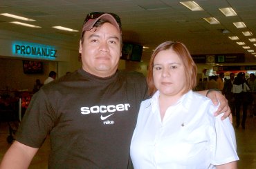 19042008
Hugo Campos llegó de Guadalajara, Jalisco y fue recibido por Martha Deyanira Salomón.