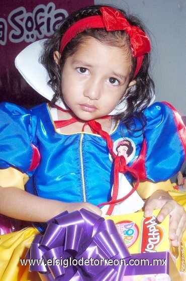 16042008
La princesita Danna Sofía, celebró sus tres añitos el pasado 13 de abril.