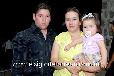 25042008
Arnulfo Padilla, Rocío Galván y Karol Padilla