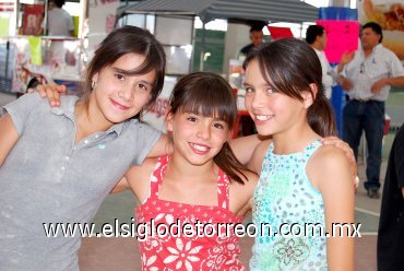 30042008
Regina Carlos, Carlota Silva y Jocelyn Maldonado.