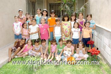 30042008
Socias del Club de Jardinería Infantil