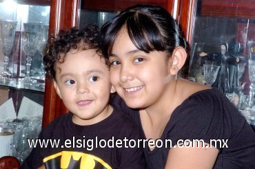 20042008
Emiliano Santos el día de su cumpleaños, acompañado de su hermana Salma Santos Palacio