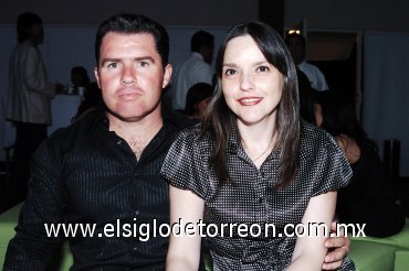 29042008
Ernesto Dávila y Leticia Villarreal.